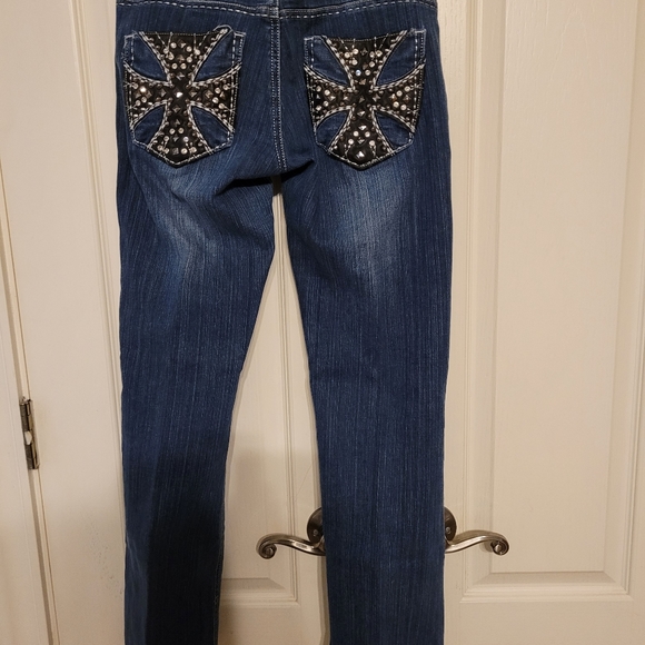 Jeans - Picture 2 of 3